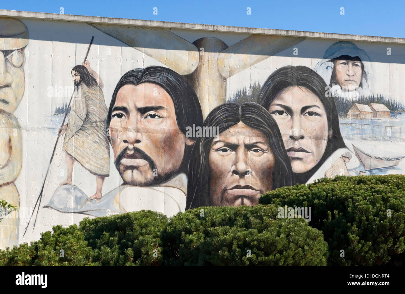 Native Heritage mural par Paul Ygartua, Chemainus, île de Vancouver, Colombie-Britannique, Canada Banque D'Images