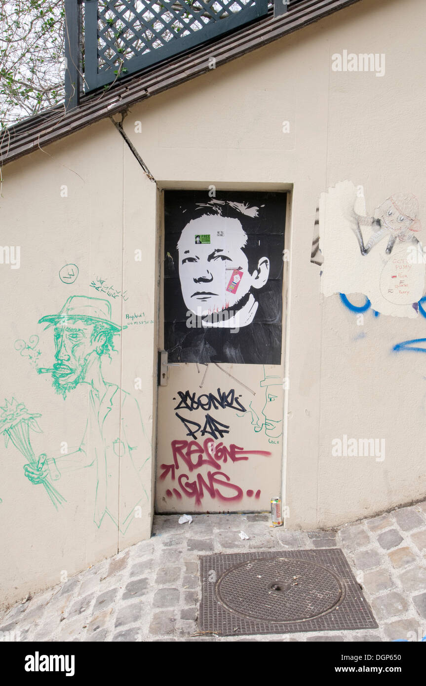 Le Graffiti représente le fondateur de Wikileaks, Julian Assange. Montmartre, Paris Banque D'Images