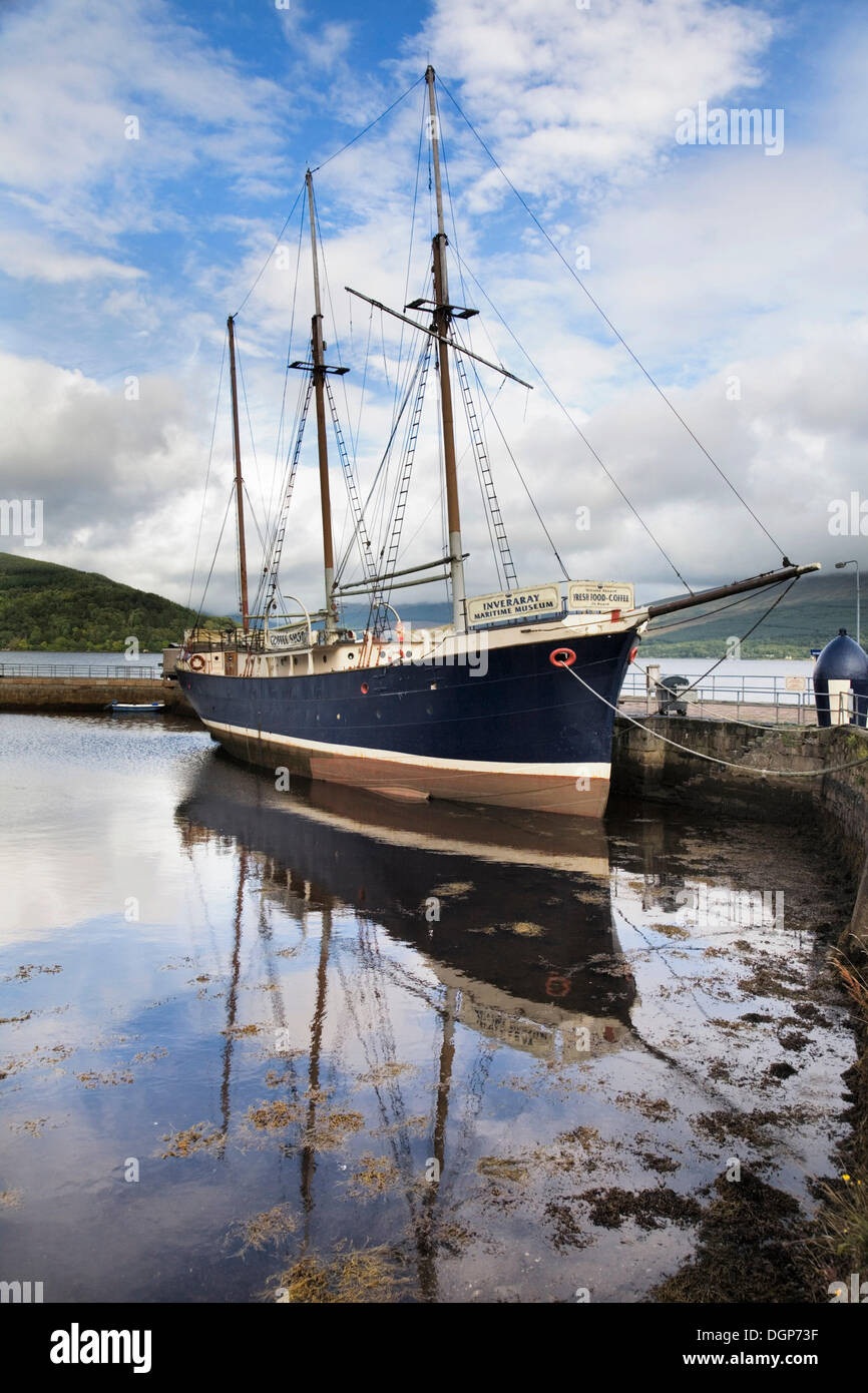 Musée maritime sur un voilier dans le port de sur le Loch Fyne Inveraray, Argyll, Scotland, Royaume-Uni, Europe Banque D'Images