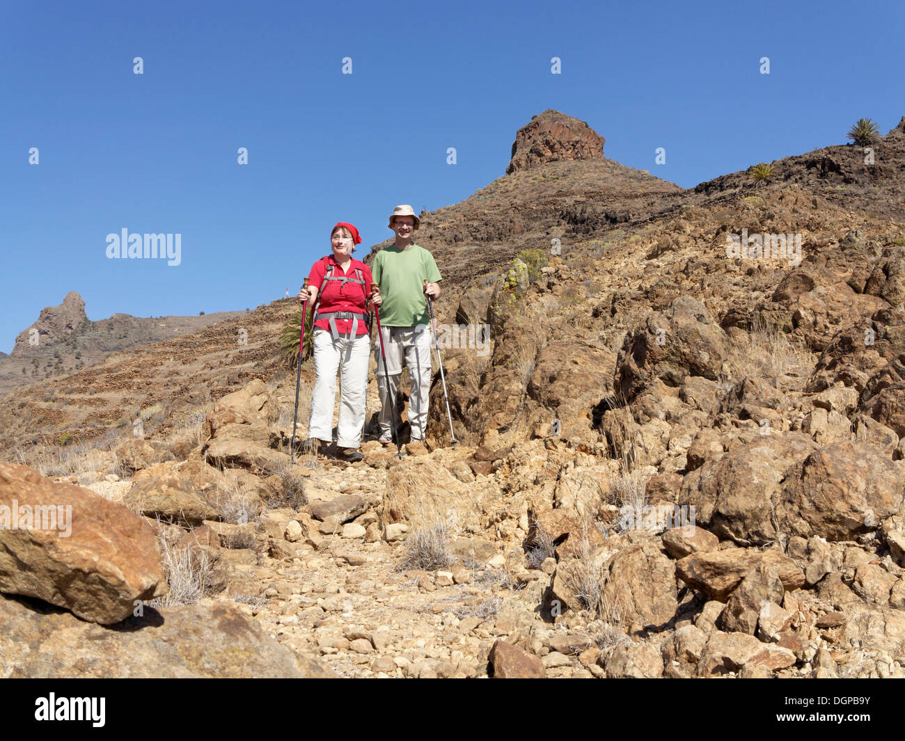 Les randonneurs, Roque del Sombrero près de San Sebastian, La Gomera, Canary Islands, Spain, Europe Banque D'Images