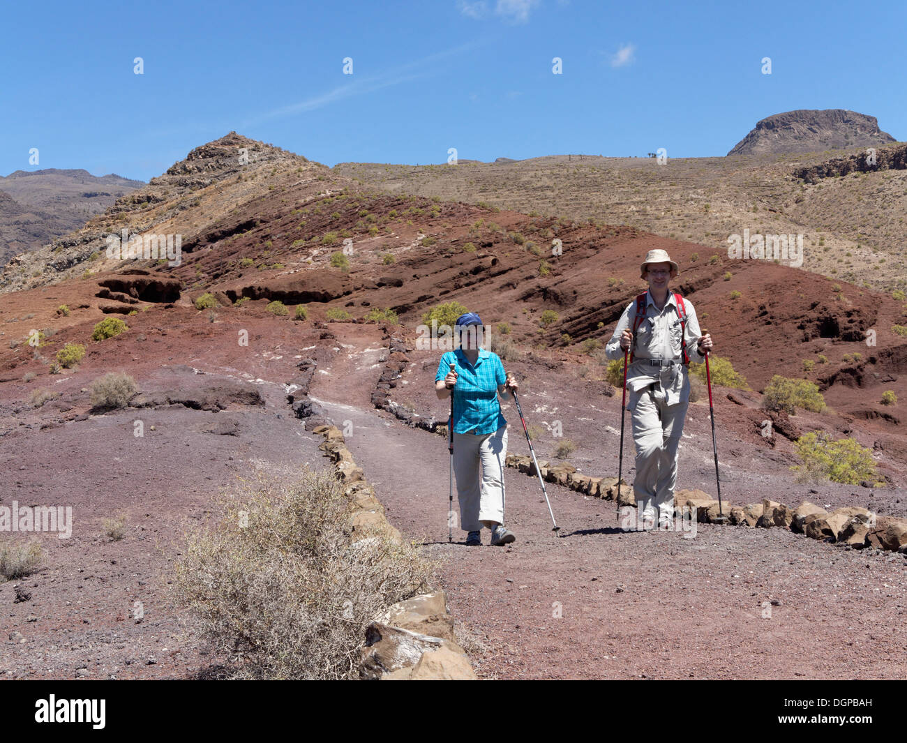 Les randonneurs du sentier, sentier de montagne Calvario, quise à l'arrière, Alajeró, La Gomera, Canary Islands, Spain, Europe Banque D'Images