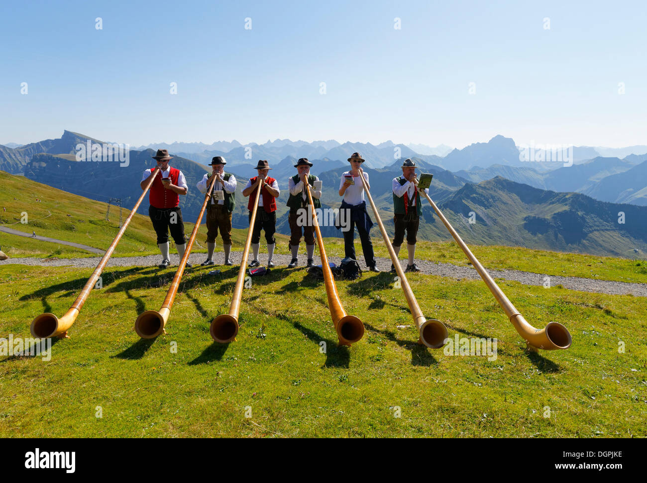 Joueurs de cor des alpes, Diedamskopf, Schoppernau, Bregenzerwald, Forêt Noire, Vorarlberg, Autriche Banque D'Images