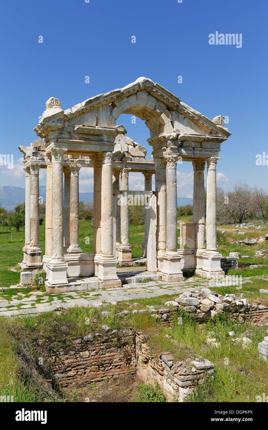 Tetrapylon antique, ruine, Aphrodisias, Aydin province, région de l'Egée, la Turquie Banque D'Images