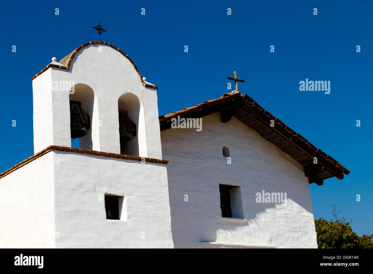 La chapelle restaurée dans le presidio Santa Barbara montrant le clocher. Banque D'Images