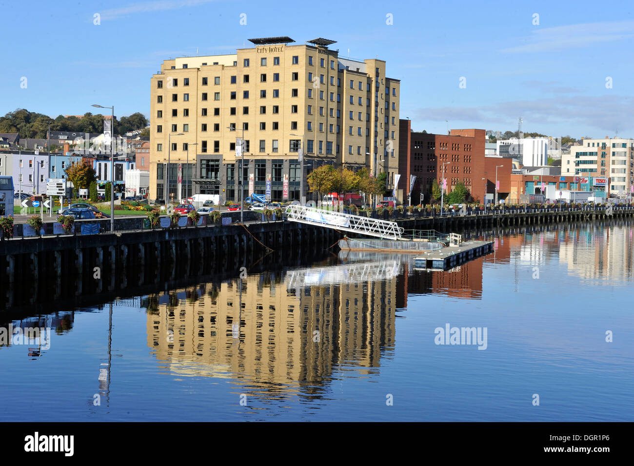 L'Hôtel de Ville, Queen's Quay, Derry, Londonderry, en Irlande du Nord, Royaume-Uni Banque D'Images