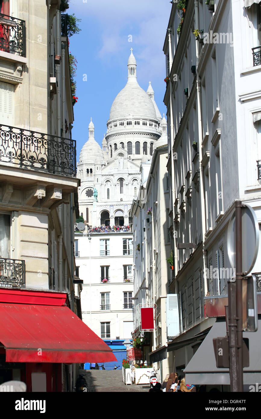 Dans la rue Montmartre Paris, France Banque D'Images