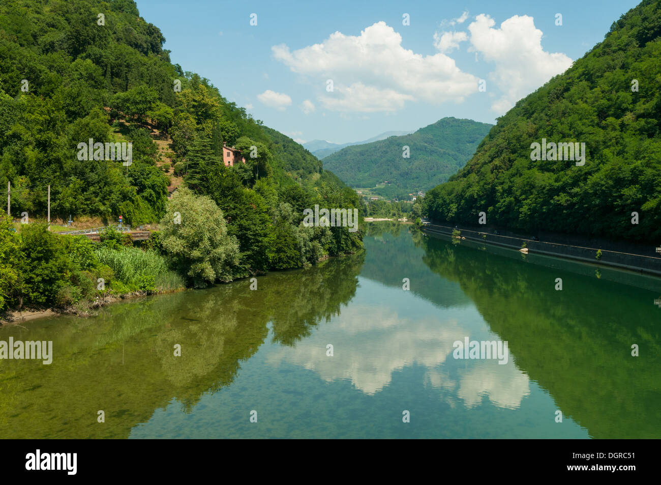 Vue du Ponte della Maddalena, près de Borgo, Toscane, Italie Banque D'Images