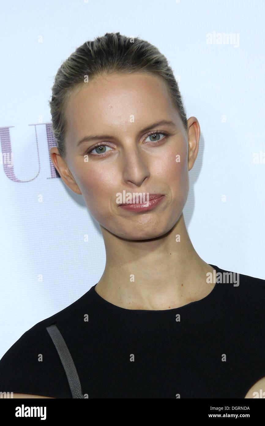 Los Angeles, Californie, USA. 24 Oct, 2013. Karolina Kurkova arrive pour rêve pour l'Afrique Future Foundation gala tenu au Restaurant Spago, 24 octobre 2013 Beerly Hills, Californie.USA © TLeopold ZUMAPRESS.com/Alamy/Photos/Globe Live News Banque D'Images