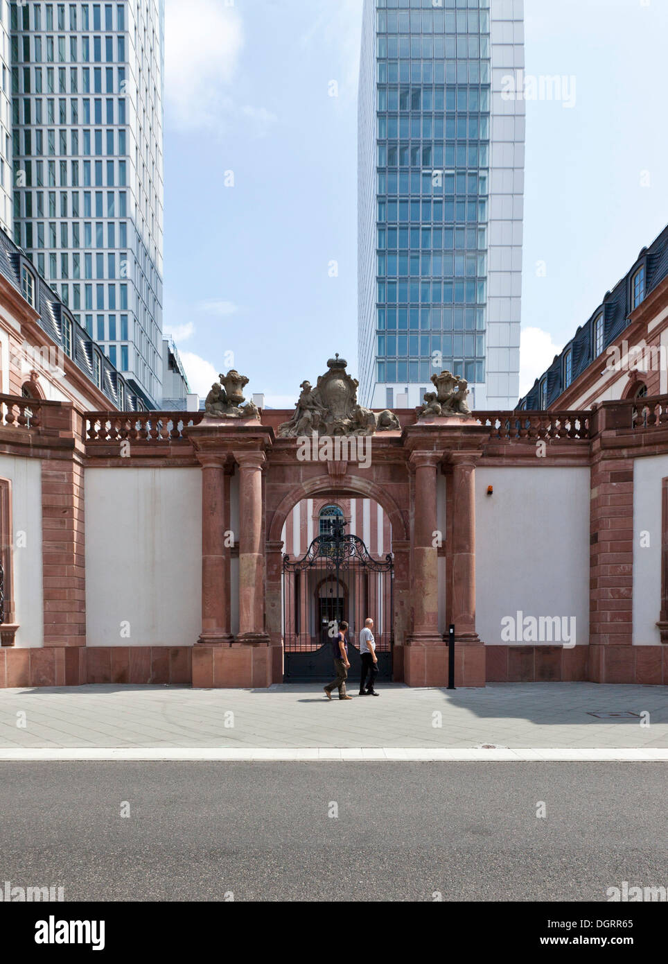 Palais Thurn und Taxis en face de la tour de bureaux PalaisQuartier projet, Tour et Taxis Platz, Francfort, la Hesse Banque D'Images