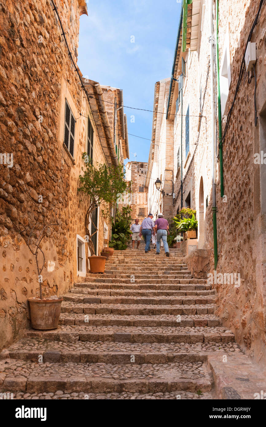 Ruelle en escalier dans le centre-ville historique de Fornalutx, Mallorca, Majorque, Îles Baléares, Espagne, Europe Banque D'Images