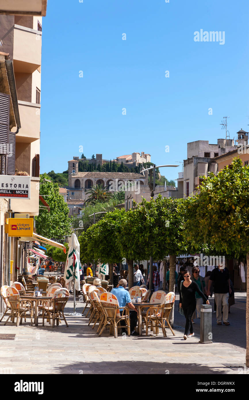 Arta, à l'arrière du château avec sanctuaire de Sant Salvador, Mallorca, Majorque, Îles Baléares, Mer Méditerranée, Espagne, Europe Banque D'Images