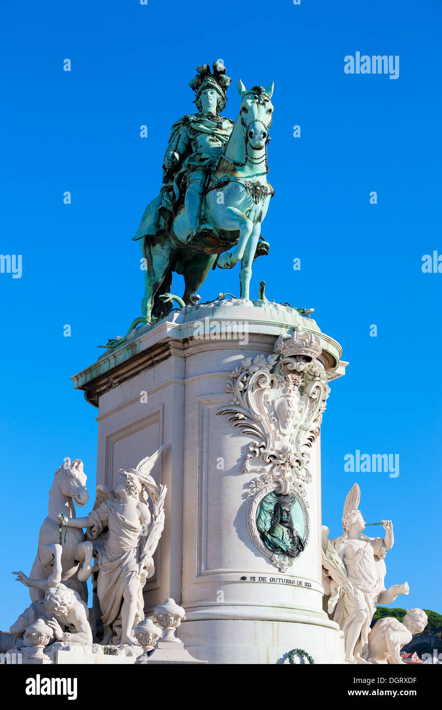 Praca do Comercio et Statue du Roi Jose je à Lisbonne, Portugal Banque D'Images