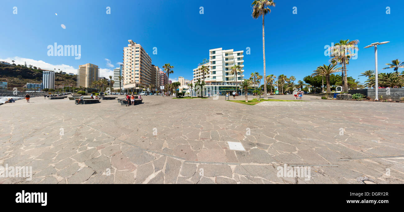 Promenade au bord de l'eau avec vacances hôtels, Puerto de la Cruz, San Telmo, Puerto De La Cruz, Tenerife, Canaries, Espagne Banque D'Images