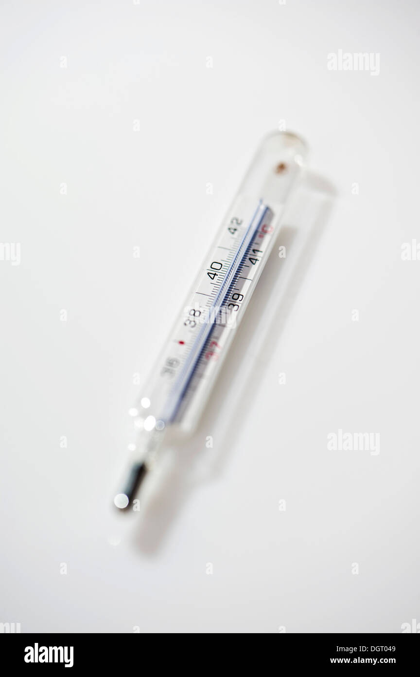 Thermomètre analogique, clinique Photo Stock - Alamy