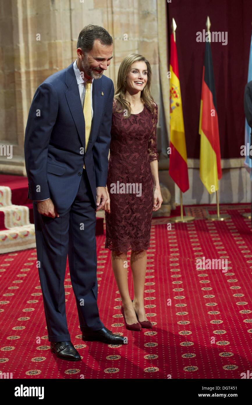 Oviedo, Espagne. 25 octobre, 2013. Le Prince Felipe d'Espagne et de la princesse Letizia d'Espagne assister à l'édition 2012 des lauréats du Prix du Prince des Asturies à l'hôtel Reconquista le 25 octobre 2013 à Oviedo, Espagne Crédit : Jack Abuin/ZUMAPRESS.com/Alamy Live News Banque D'Images