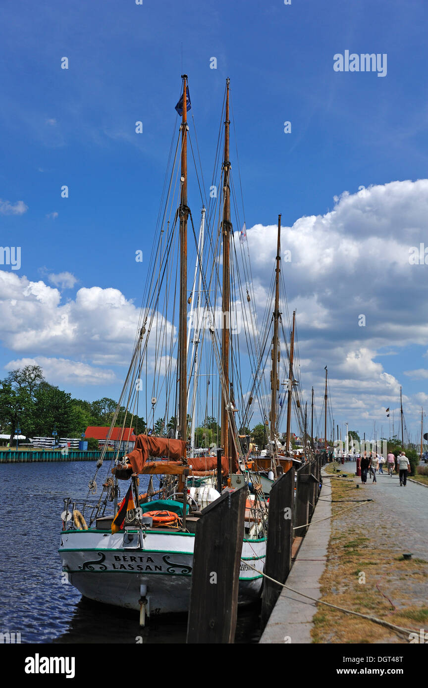 Berta von Lassan, le dernier navire à voile de négociation active pour les eaux de marée, construit en 1910, le port musée Museumshafen, Greifswald Banque D'Images