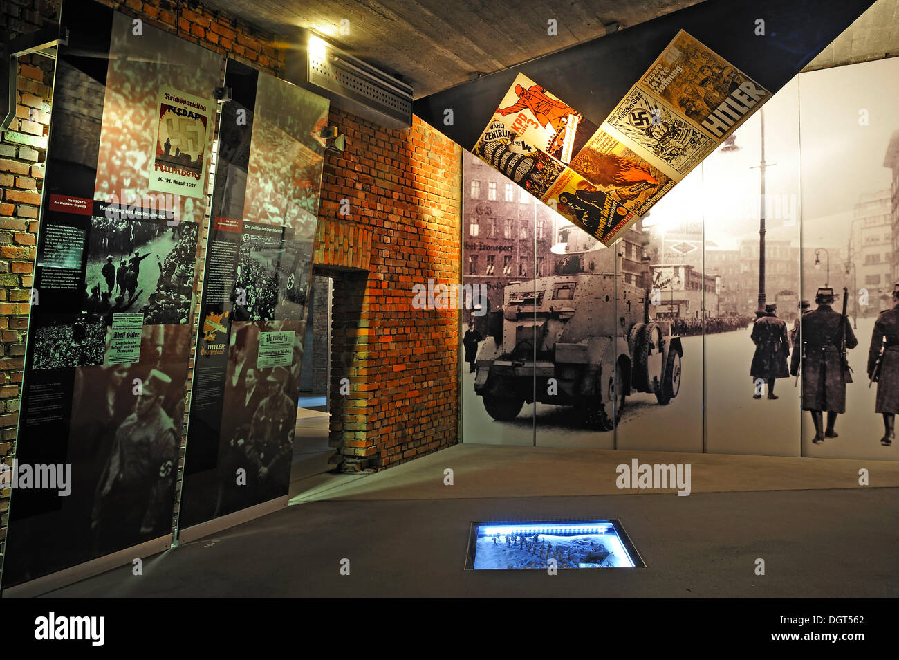Exposition permanente, "Fascination et violence", l'espace d'exposition dans le centre de documentation du parti Nazi Motifs Rallye Banque D'Images