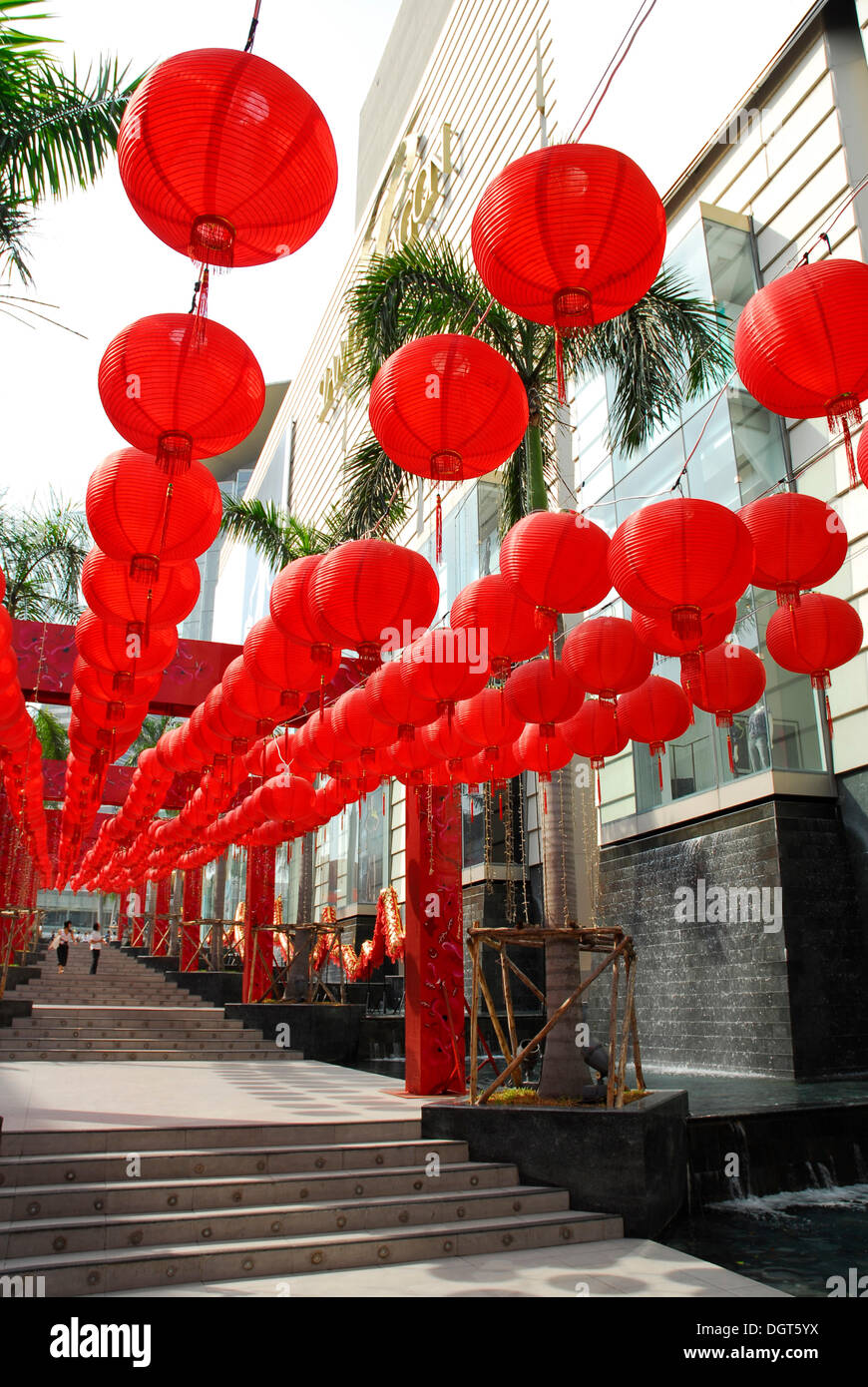 Lanternes chinoises, lampions au centre commercial Siam Paragon, Rama I Road, Pathumwan, Pathum Wan district, Bangkok, Krung Thep Banque D'Images