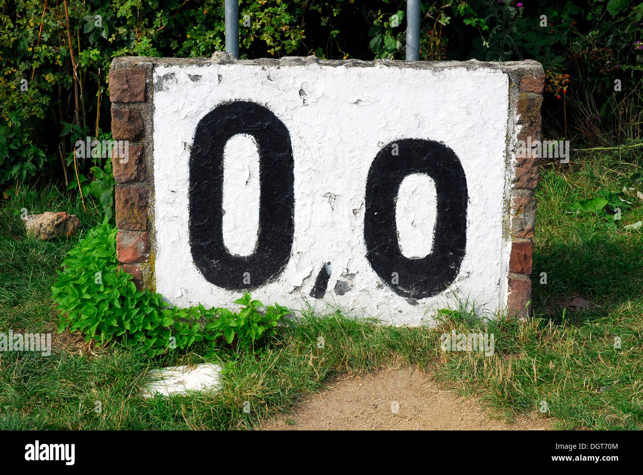 Étape 0, 0 à la rivière Main à Mainz-Kostheim, Wiesbaden, Hesse Banque D'Images