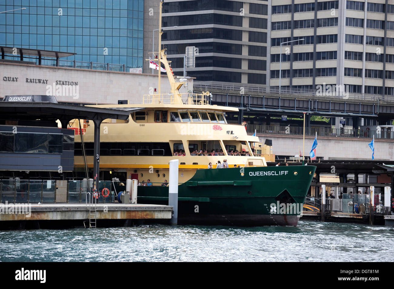 Ferry de Circular Quay Quai du Ferry, Sydney Cove, The Rocks, Sydney Harbour, Sydney, New South Wales, NSW, Australie Banque D'Images