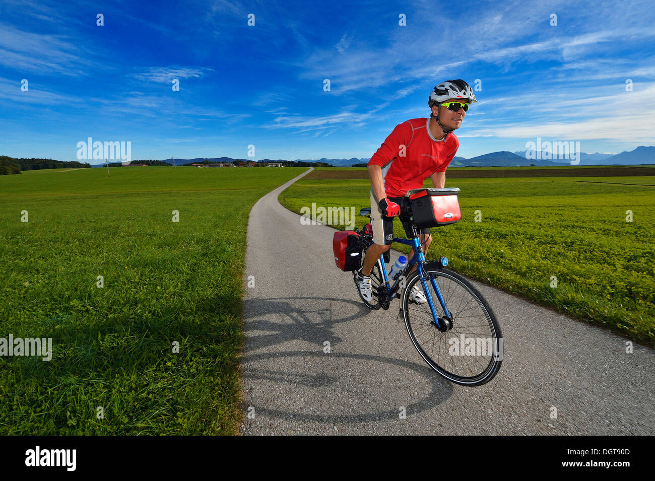 Au cycliste Schalkham, Trumer Lakes Itinéraire, Salzburg Lake District, l'état de Salzbourg, Autriche, Europe Banque D'Images