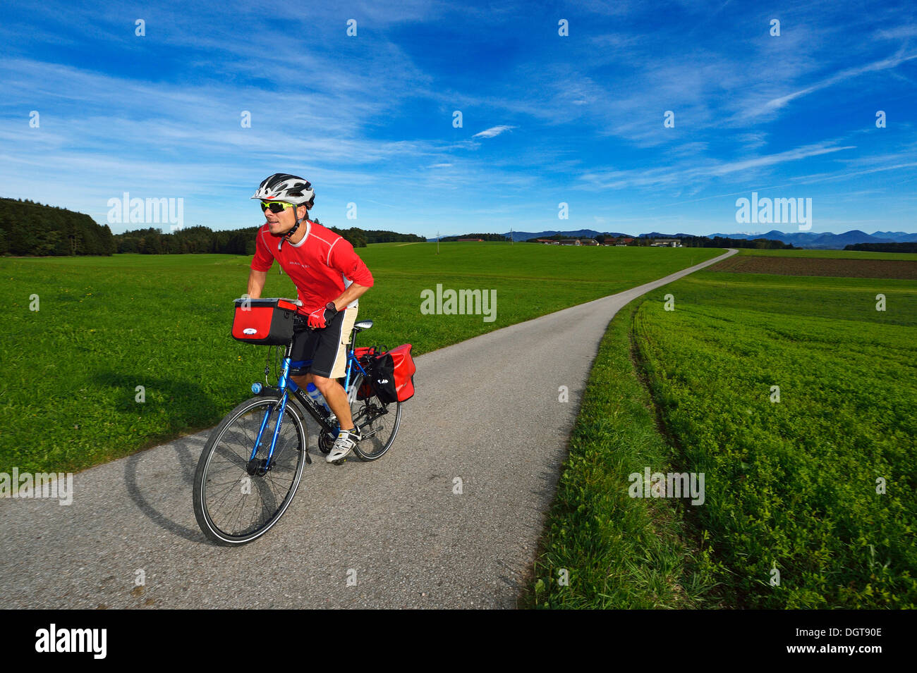 Au cycliste Schalkham, Trumer Lakes Itinéraire, Salzburg Lake District, l'état de Salzbourg, Autriche, Europe Banque D'Images
