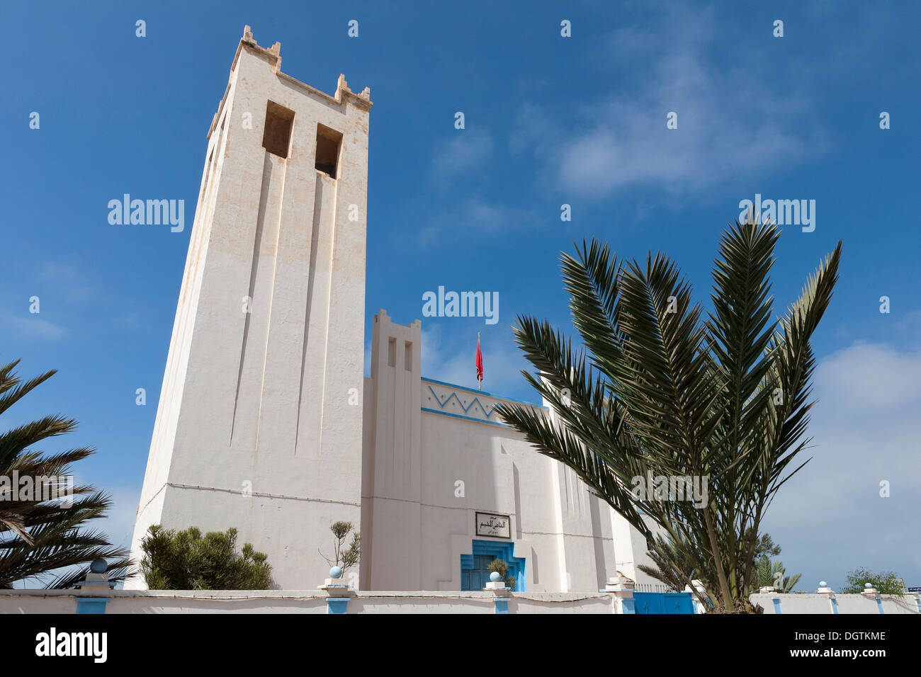 Vieille église espagnole dans la Plaza de Espana à la ville de Sidi Ifni, côte atlantique du Maroc Banque D'Images