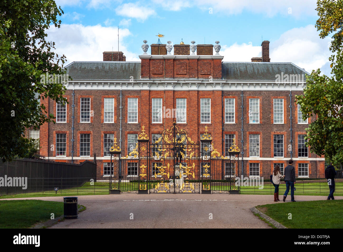 Kensington Palace et Kensington Palace Gates Banque D'Images