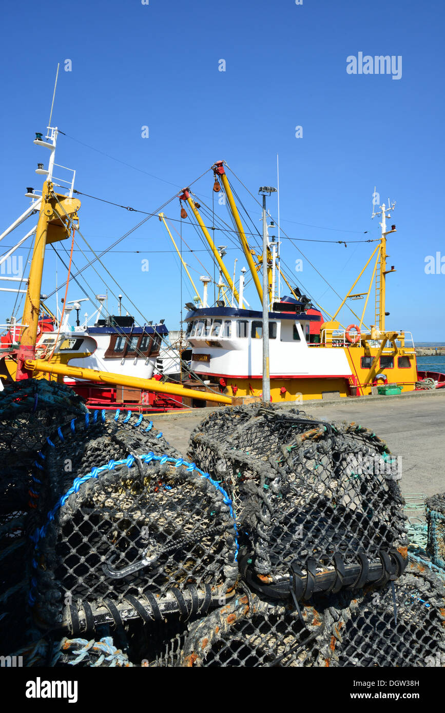 Bateaux de pêche dans le port de Newlyn, Newlyn, Cornwall, Angleterre, Royaume-Uni Banque D'Images