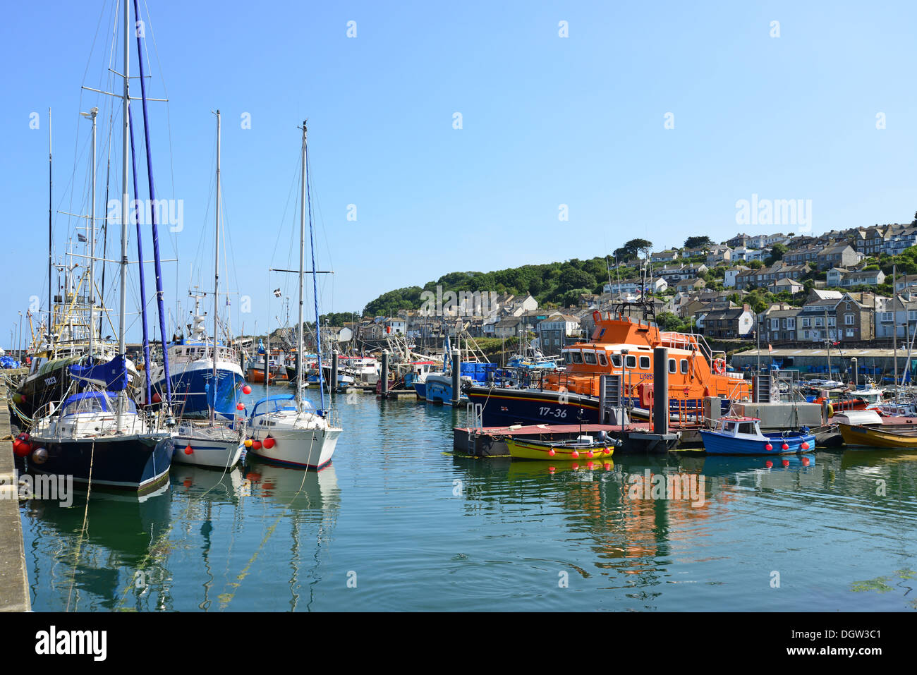 Le port de Newlyn, Newlyn, Cornwall, Angleterre, Royaume-Uni Banque D'Images