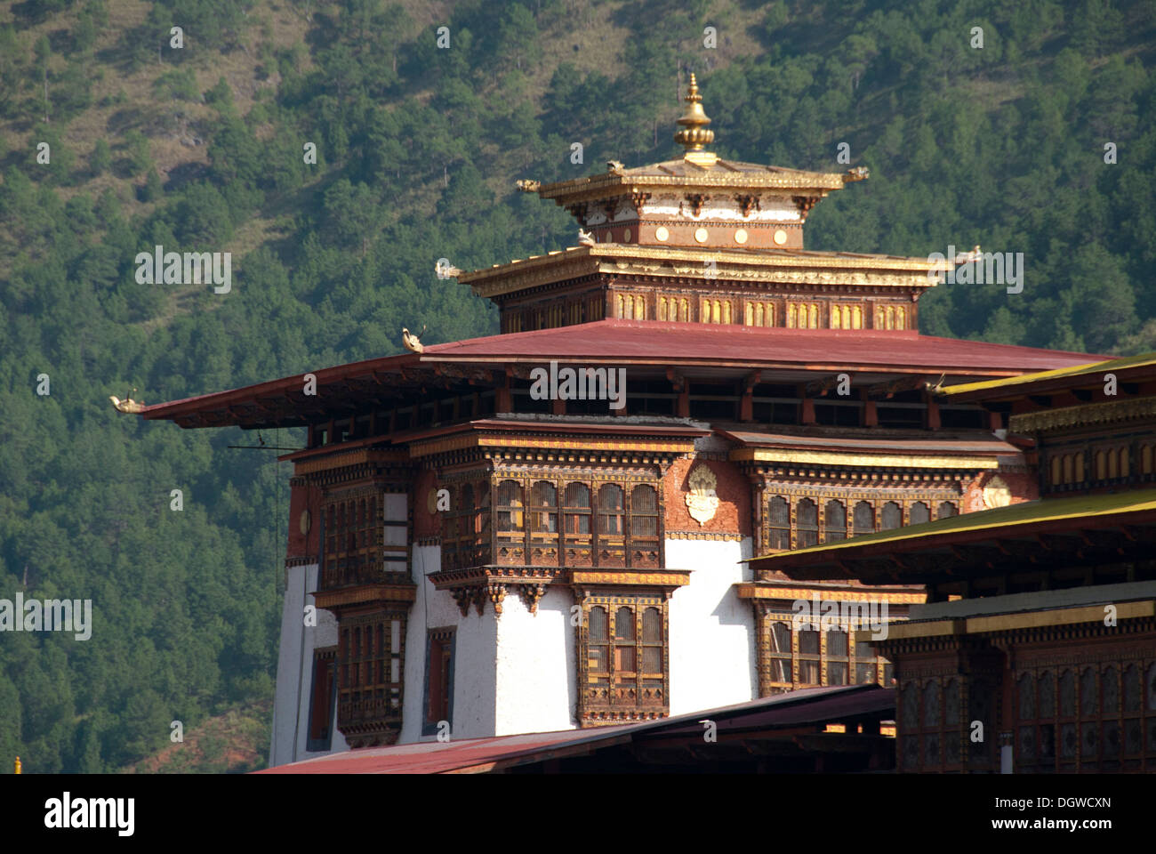 Tour de la pagode, le bouddhisme tibétain, le monastère forteresse, Dzong, Punakha, Himalaya, le Royaume du Bhoutan, l'Asie du Sud, Asie Banque D'Images