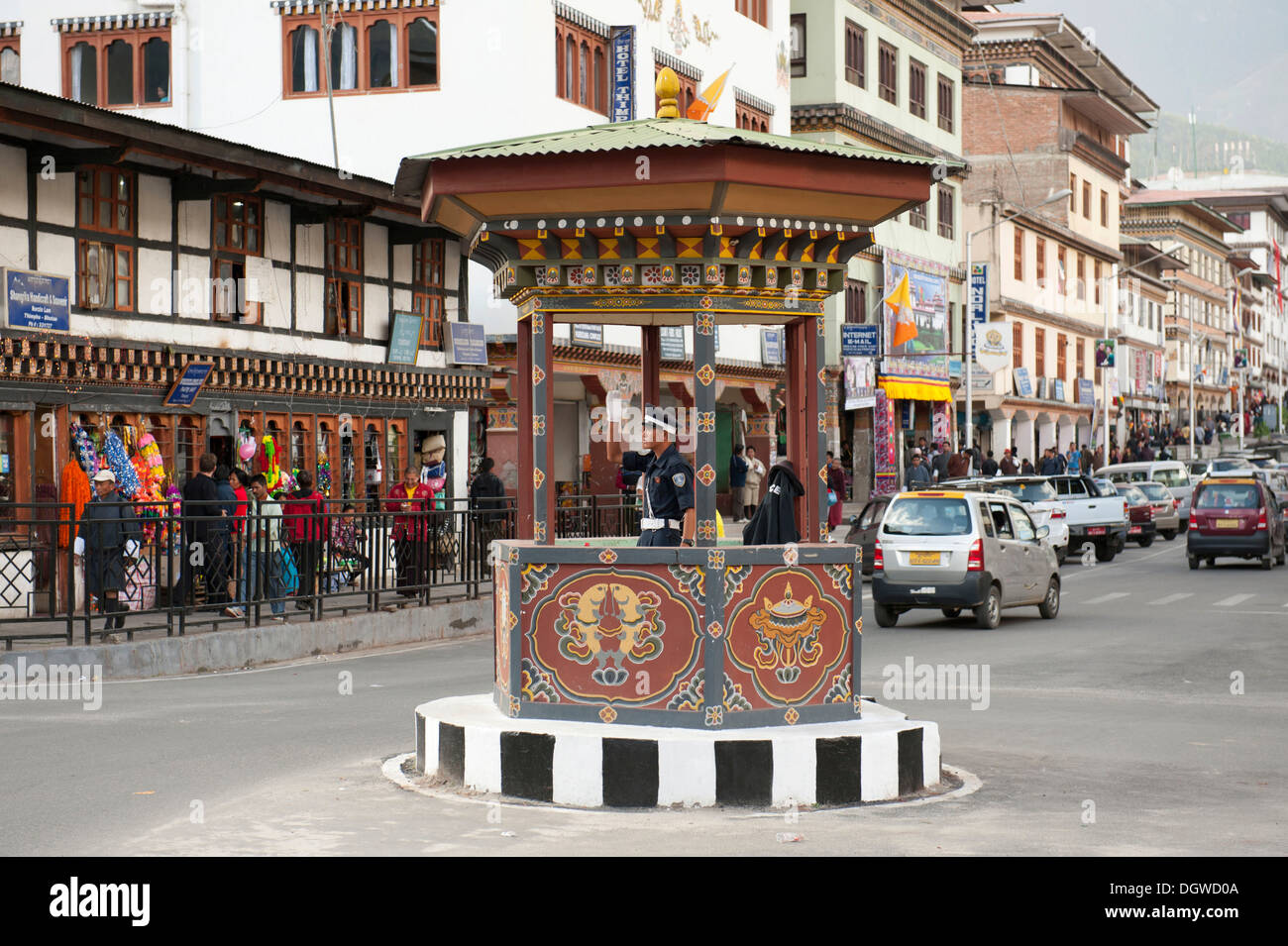 La circulation de diriger la circulation à la main, signal Norzin Lam Street, du centre-ville, capitale du Royaume du Bhoutan, Thimphu, l'Asie du Sud Banque D'Images
