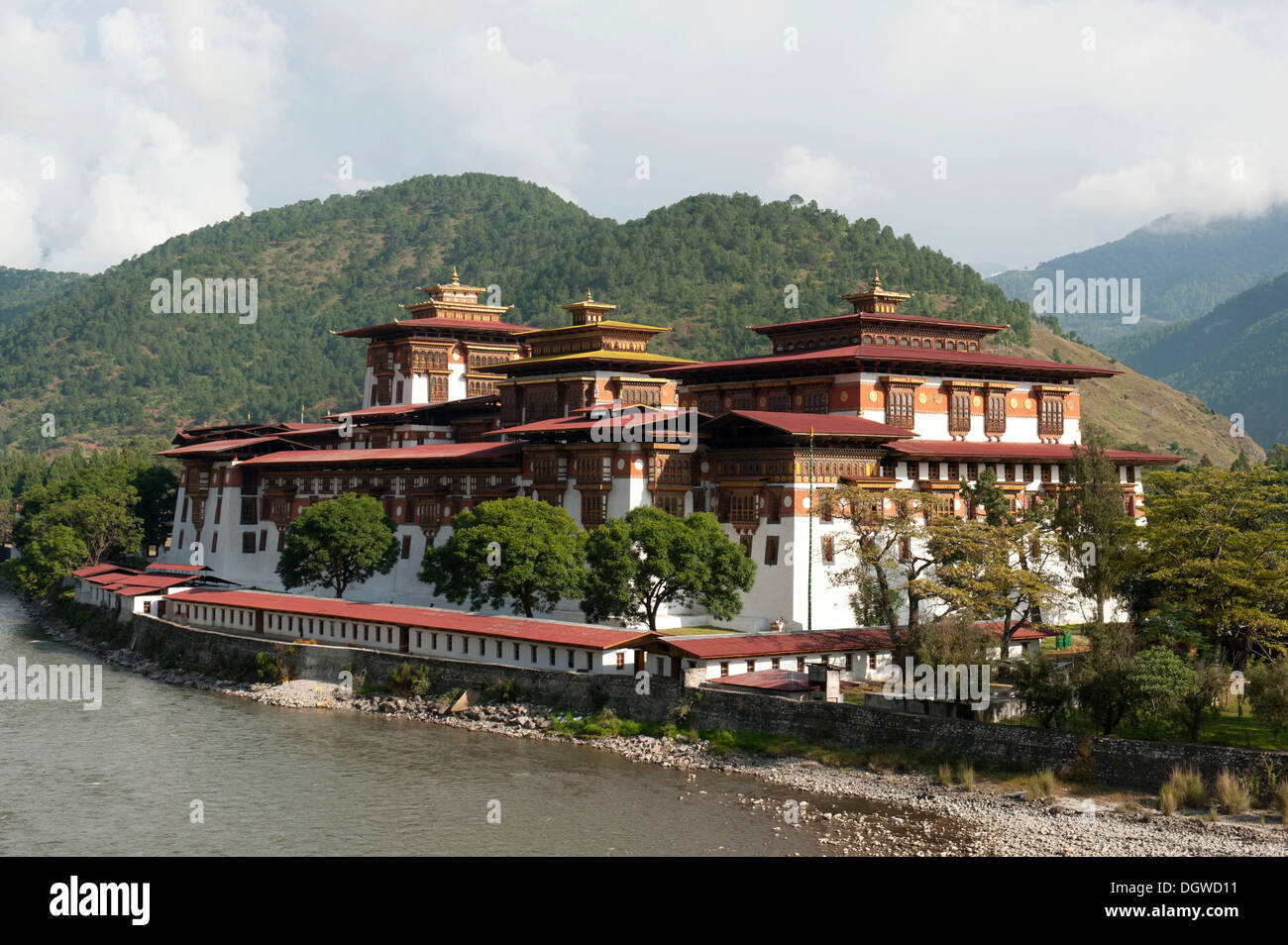 Le bouddhisme tibétain, fortess-monastère par la rivière, Dzong, Punakha, l'Himalaya, le Royaume du Bhoutan, l'Asie du Sud, Asie Banque D'Images