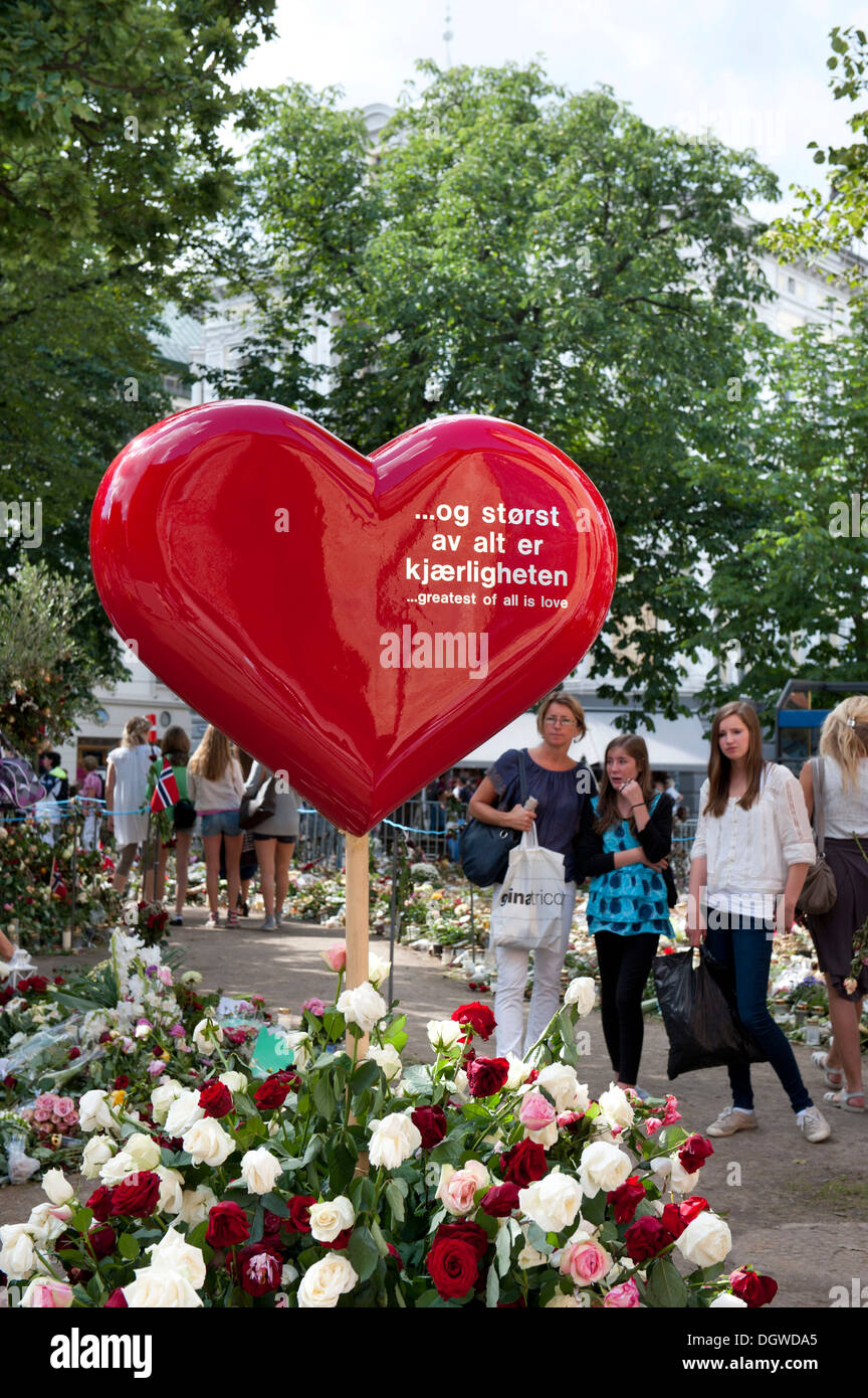 Cœur rouge, symbole, plus grand de tous est l'amour, en souvenir des attentats du 22/07/2011 par Anders Breivik Banque D'Images