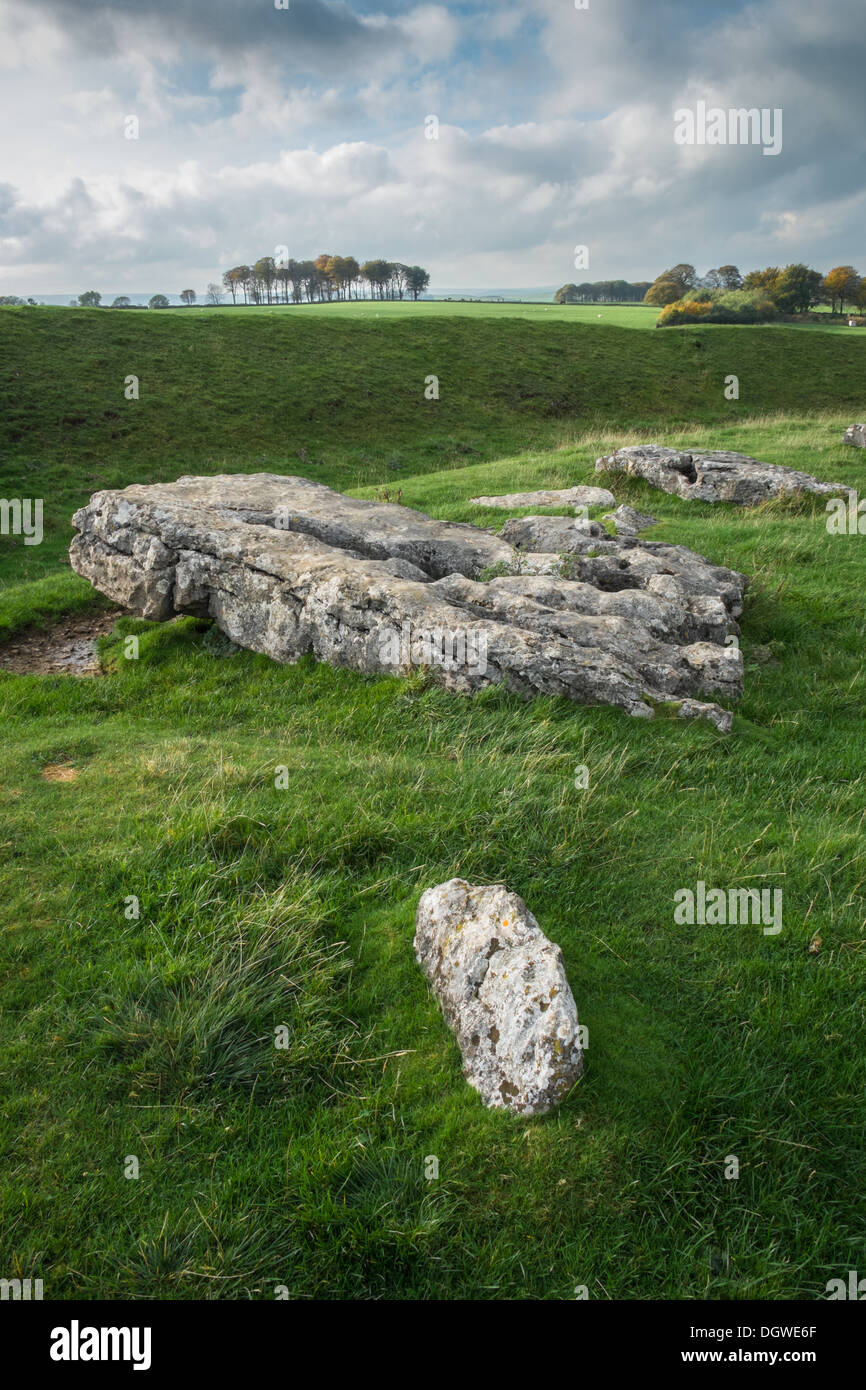 Cercle de pierres d'Arbor, néolithique henge monument, parc national de Peak District, Derbyshire, Angleterre, Royaume-Uni Banque D'Images