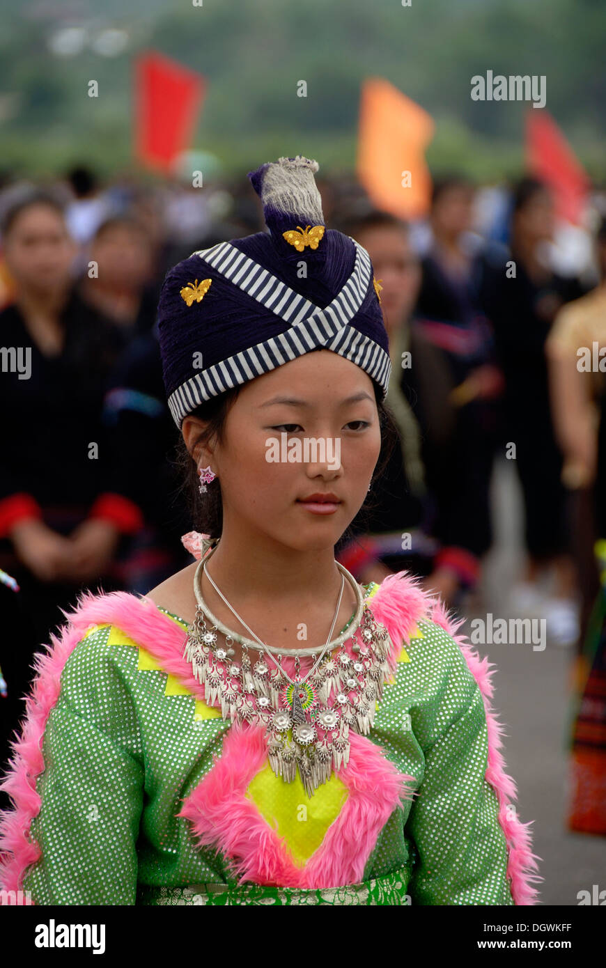 Festival, portrait, belle jeune femme de l'ethnie Hmong, les vêtements traditionnels, hat, Muang Xai, Udomxai province, Laos Banque D'Images