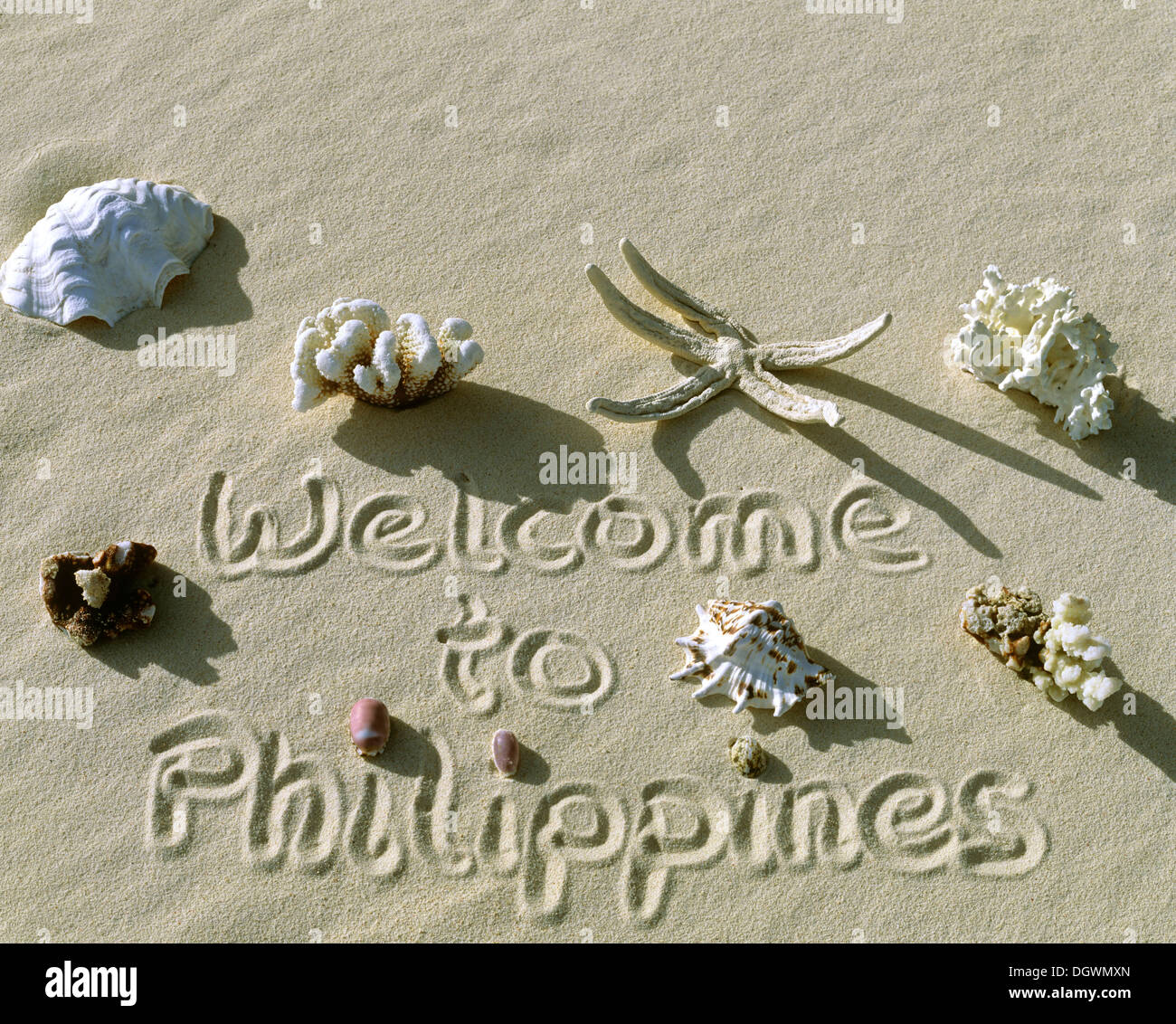 Bienvenue à 'Philippines', bienvenue message écrit dans le sable, les coquillages, la plage, Palawan, Philippines, Mimaropa Banque D'Images