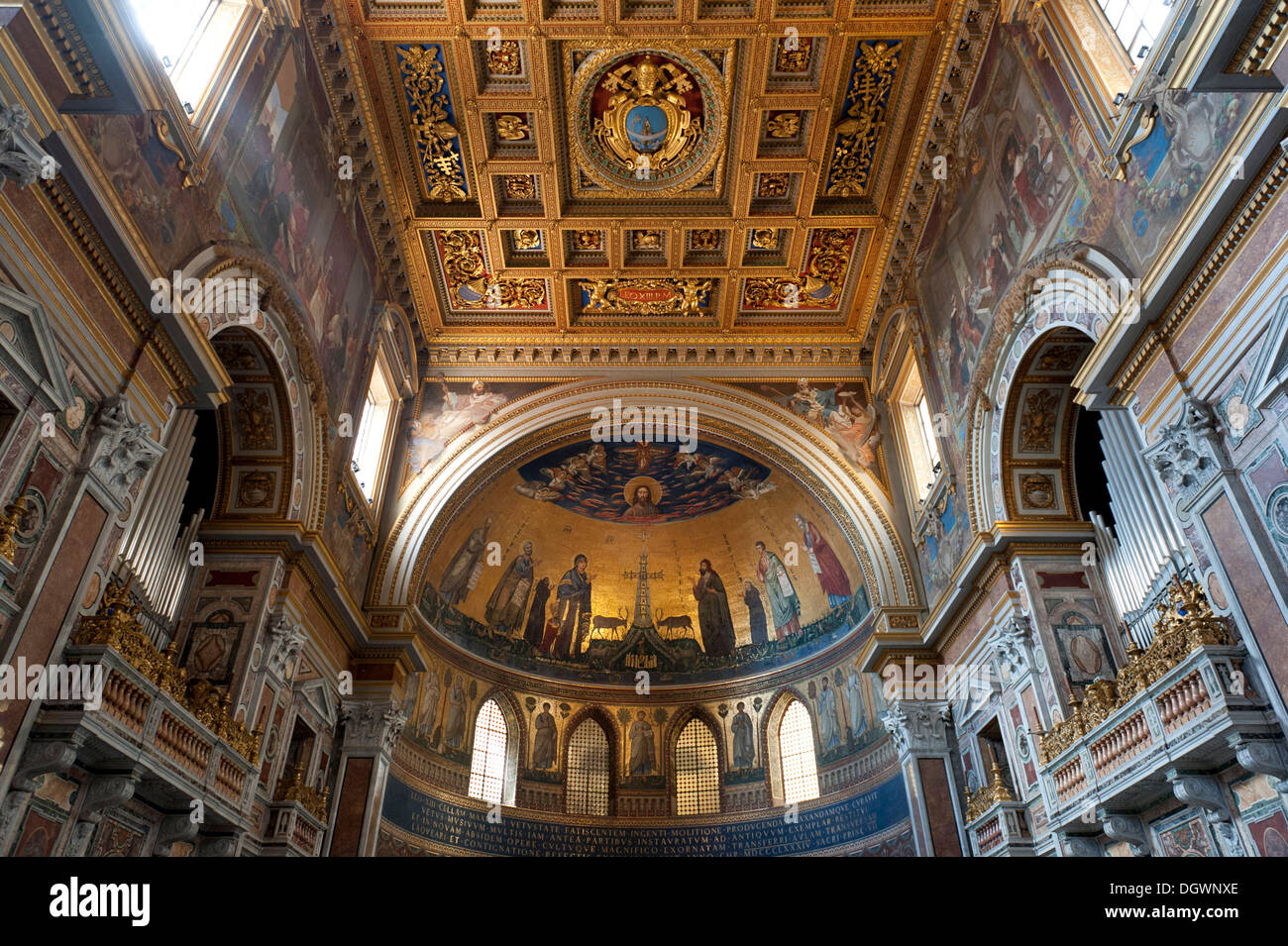 Le christianisme catholique, l'époque baroque, l'intérieur richement décoré, choeur, orgue, plafond à caissons, église de San Giovanni in Banque D'Images