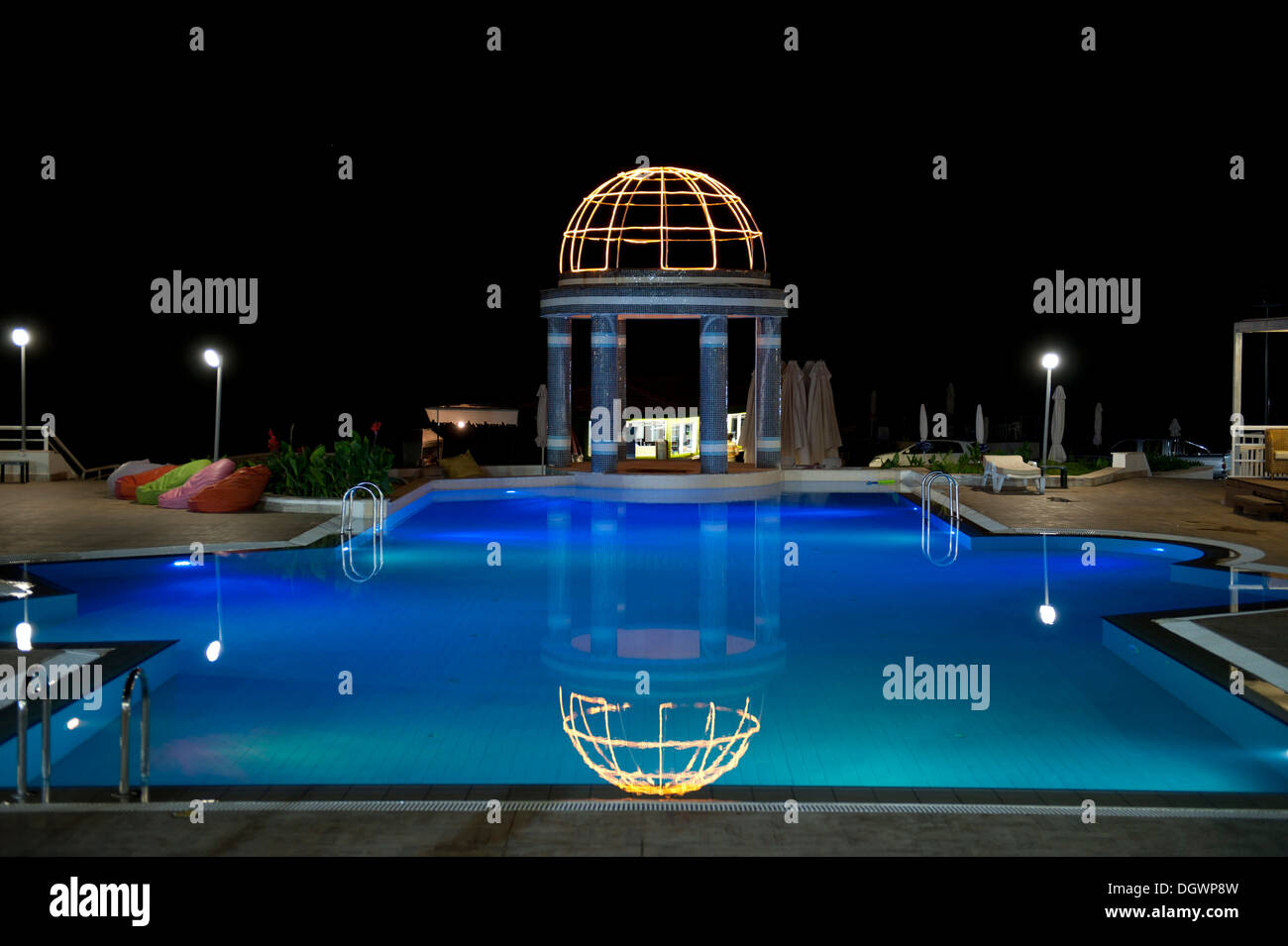 Piscine bleu de nuit, le Dome Hotel, Dome, Girne, Kyrenia, Chypre, France Republik Nordzypern Banque D'Images