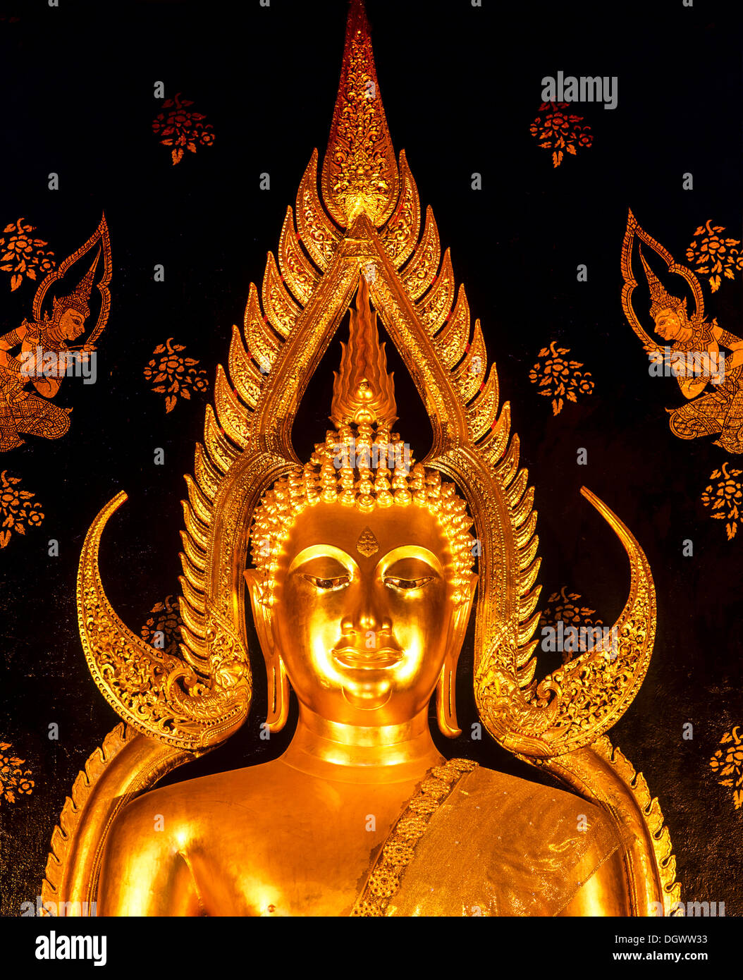 Statue de Bouddha en or, Bouddha Phra Phuttha Chinnarat dans le temple de Wat Phra Sri Rattana Mahathat, Phitsanulok Banque D'Images