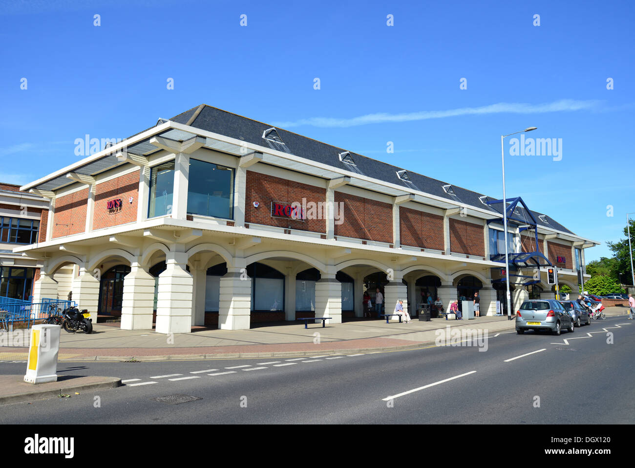 Roys de Wroxham department store, Stelham Road, Wroxham, Norfolk Broads, Norfolk, Angleterre, Royaume-Uni Banque D'Images