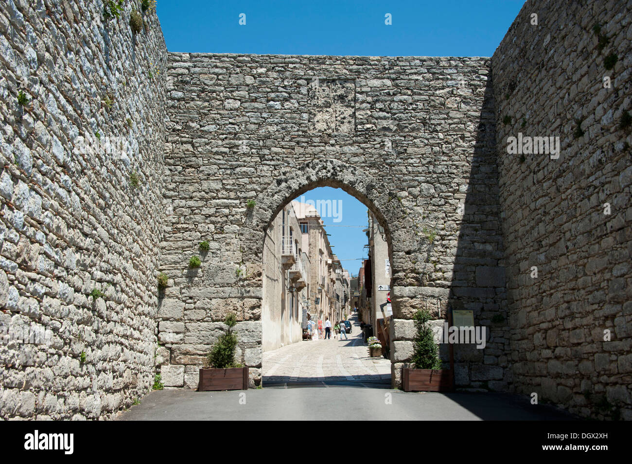 Porte de la ville, Porta di Trapani, Erice, Sicile, Italie, Europe Banque D'Images