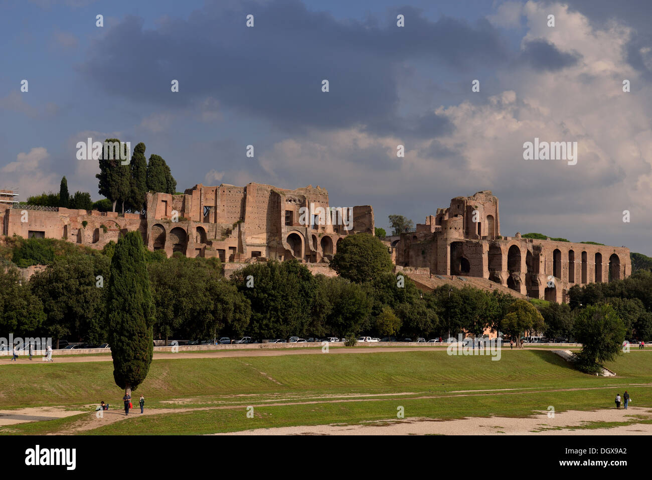 L'ancienne Rome, situé entre le Mont Palatin et le Capitole de la ville de Rome, Italie Banque D'Images