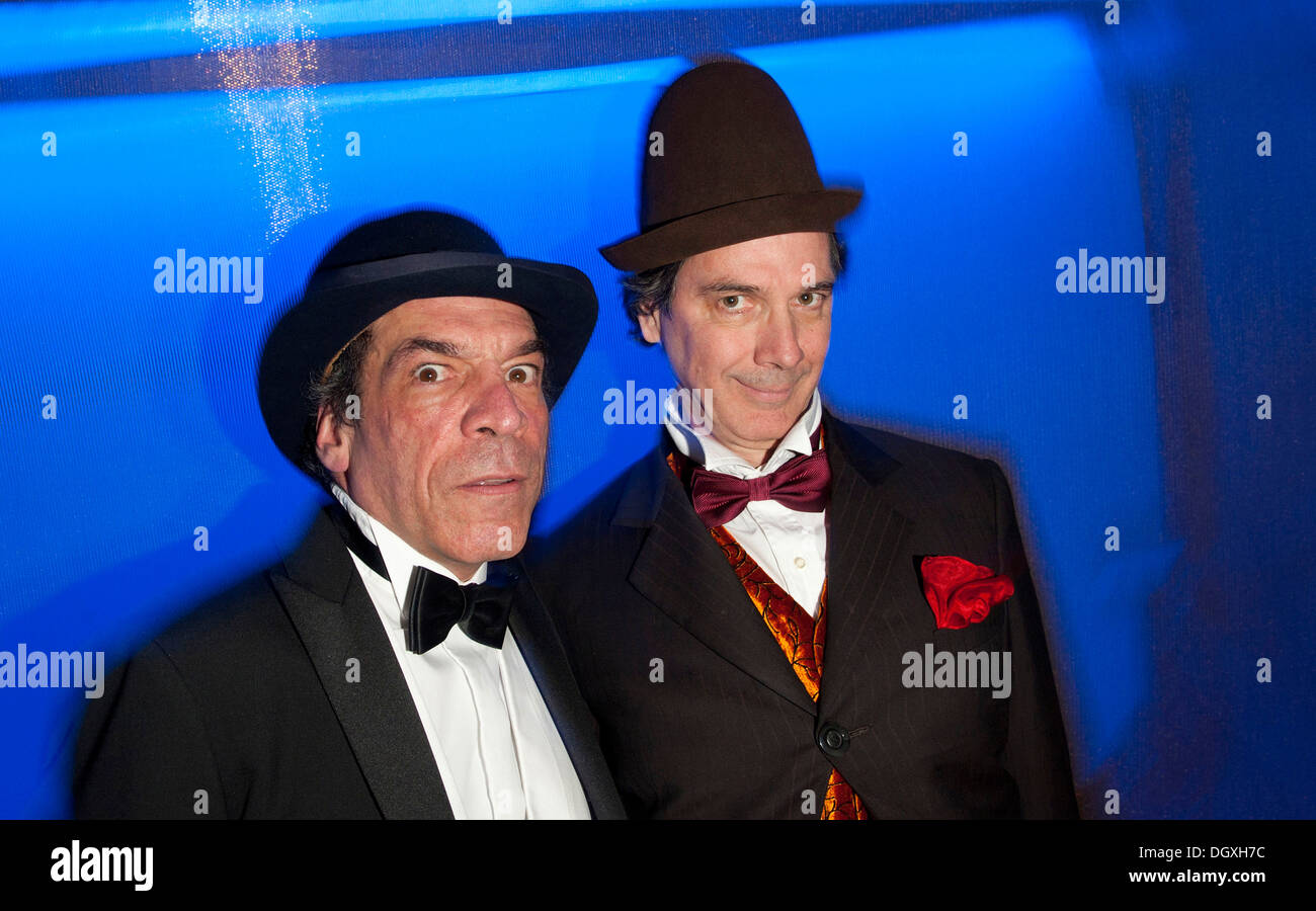 Les deux clowns de renommée mondiale David Shiner, USA, sur la droite, et Peter Shub, USA, sur la gauche, à une conférence de presse à Munich Banque D'Images