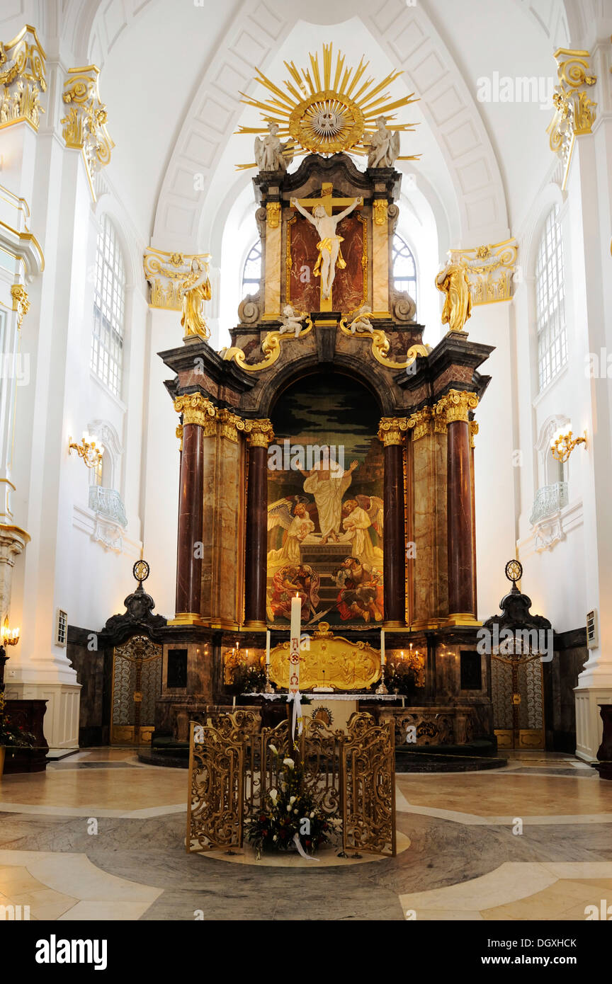 Vue de l'intérieur de l'église St Michel baroque avec autel, Hambourg Banque D'Images