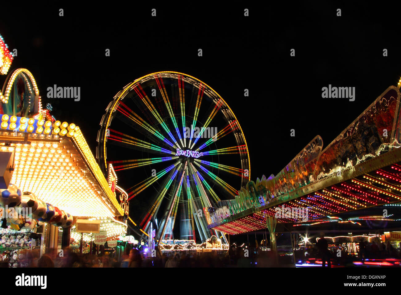 Foire, grande roue, beaucoup de lumières, parc d'La nuit, les tireurs's festival, Biberach, en Haute Souabe, Bade-Wurtemberg Banque D'Images