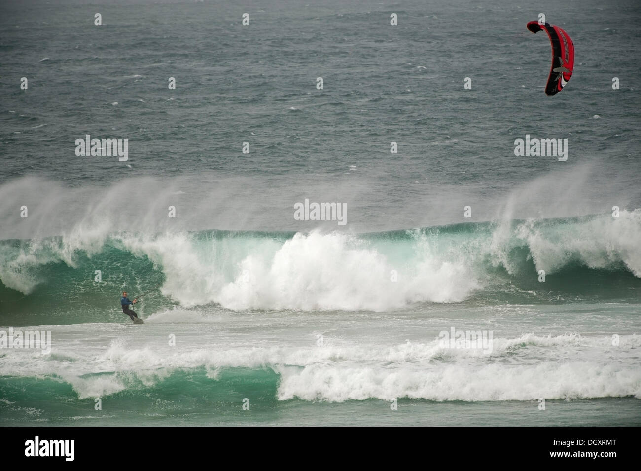 Storm St Jude, produit de vent et de la mer qui sont apprécié par cerf-volant et à voile. Bob Sharples/Alamy Banque D'Images