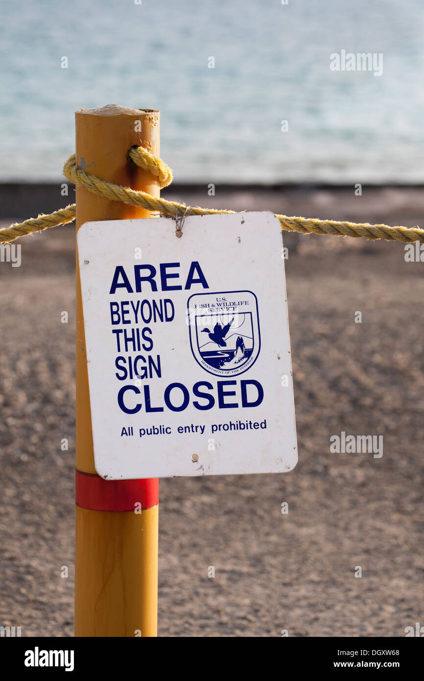 Zone fermée signer la protection de l'habitat des espèces en voie de disparition dans l'atoll de Midway National Wildlife Refuge Banque D'Images