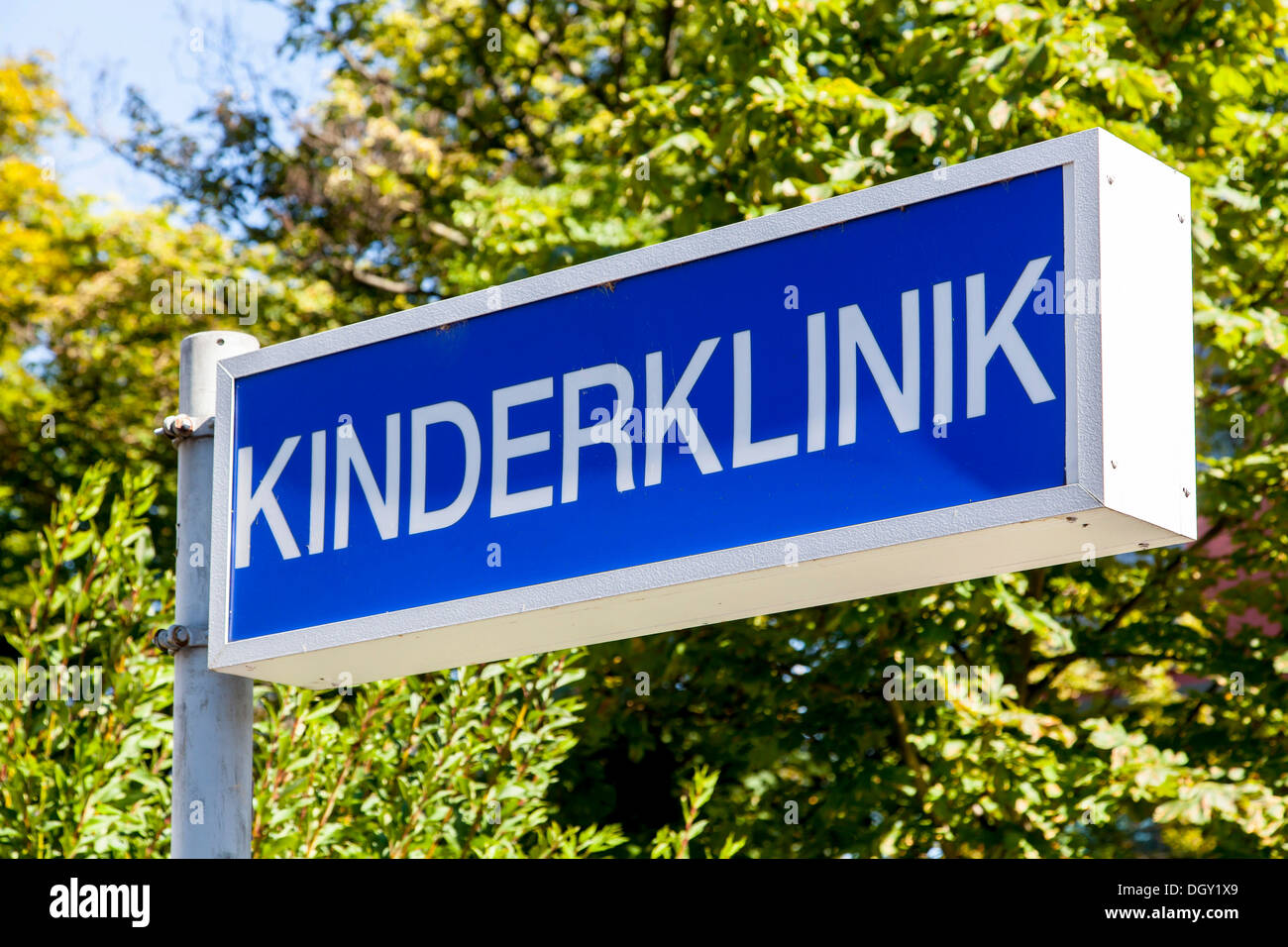 Signer, 'Kinderklinik', l'allemand pour "Children's Hospital, Bonn, Rhénanie du Nord-Westphalie, Allemagne, Banque D'Images