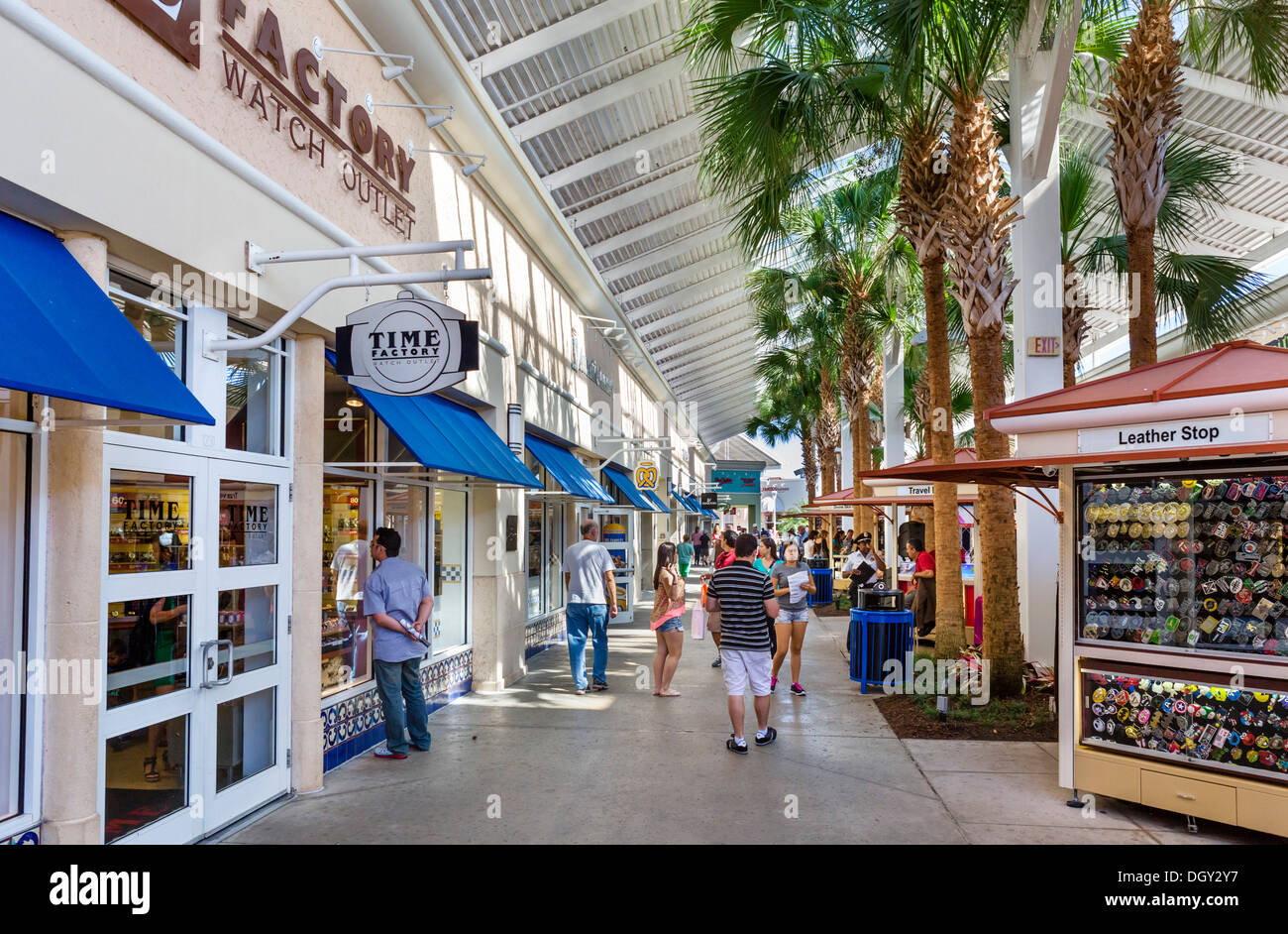 Boutiques dans l'Orlando Premium Outlets Mall, Vineland Avenue, Lake Buena Vista, Orlando, Floride, USA Central Banque D'Images